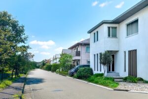分譲住宅の立ち並ぶ風景│満足度の高い初めての分譲住宅選びのイメージ